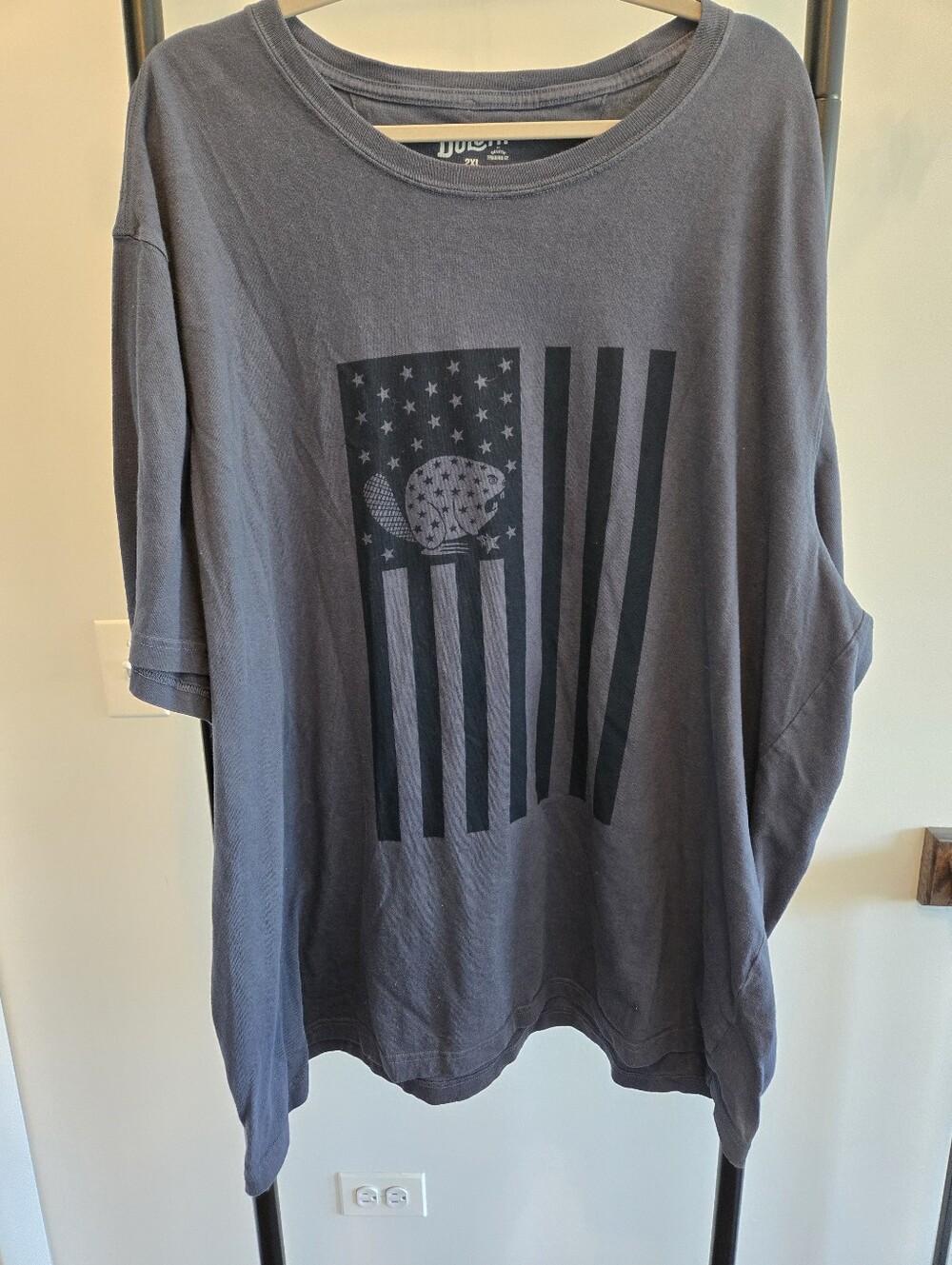 Duluth Trading Co. Men 2XL Patriotic Bear Graphic Longtail T-Shirt Blue Gray
